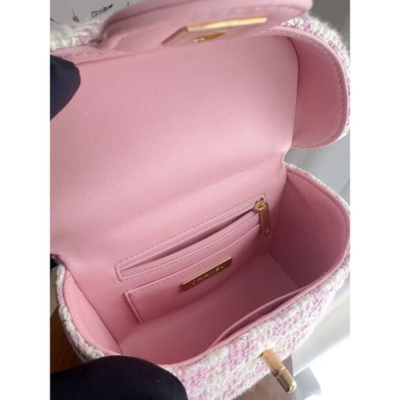 Chanel Women Pre-Loved Bag Very Good Condition - Picture 9 of 9